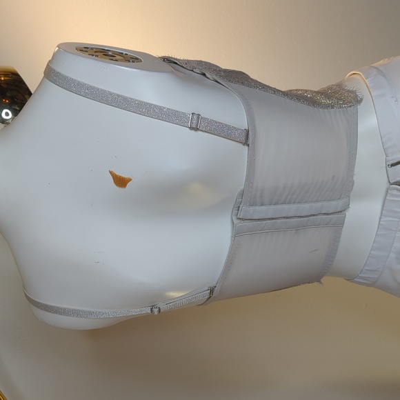 Metallic Lace Bra - Picture 5 of 10